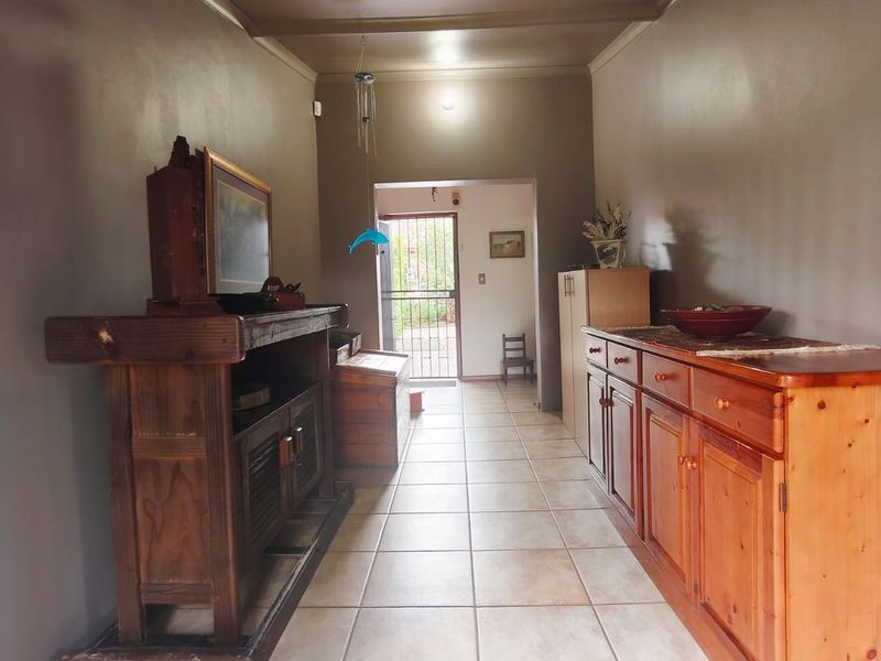 Spacious Family Home with Entertainer’s Touch & Energy-Saving Features - Photo 3