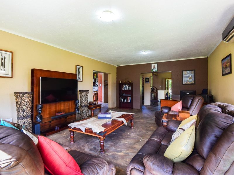 Luxury Country Smallholding near Roodeplaat - Photo 8