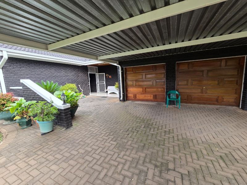 Spacious Face brick Family Home in Prime Meyerton Ext 6. - Photo 3