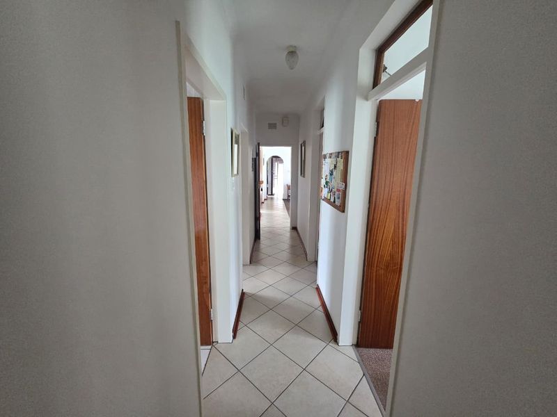 Spacious Face brick Family Home in Prime Meyerton Ext 6. - Photo 8