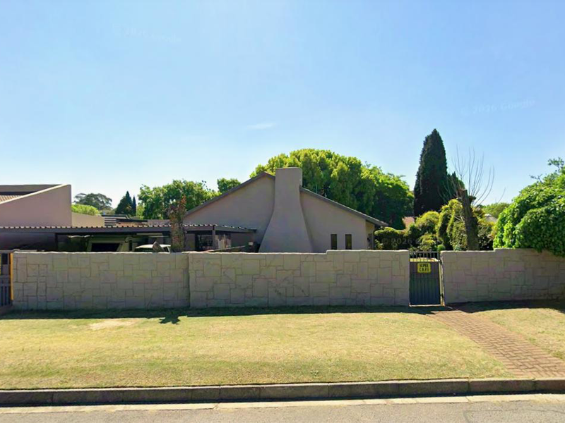 Well-Positioned Family Home with Flatlet & Exceptional Entertainment Features - Photo 2