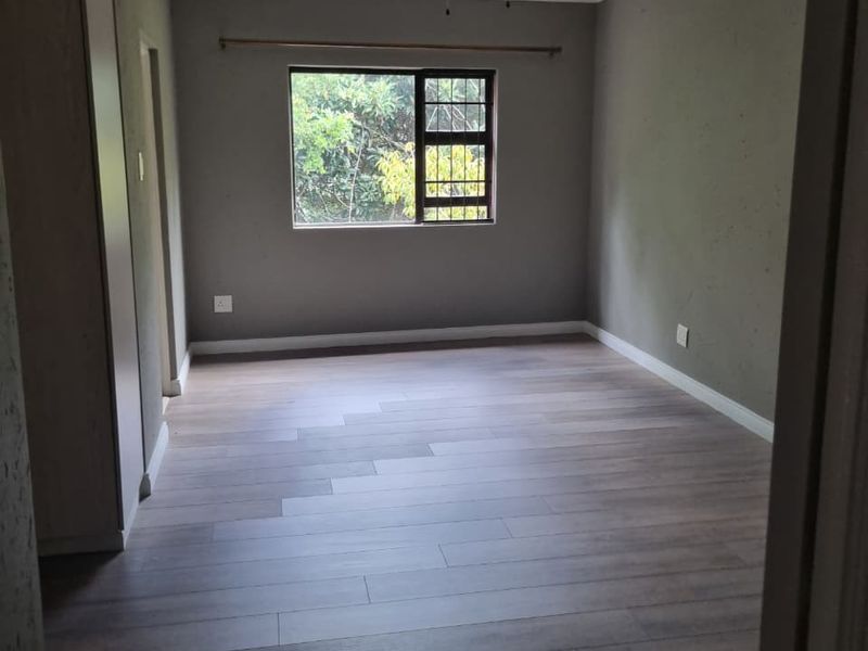 A SPACIOUS Manor on Mount - Photo 9