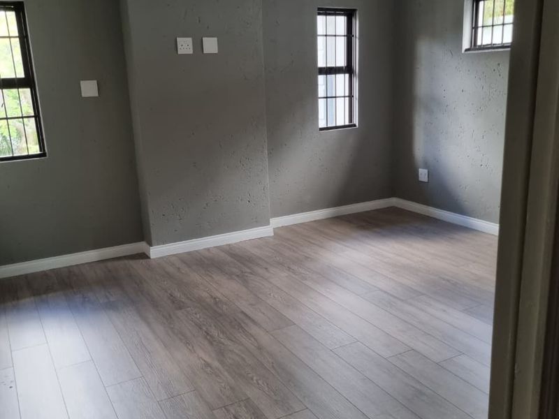 A SPACIOUS Manor on Mount - Photo 8