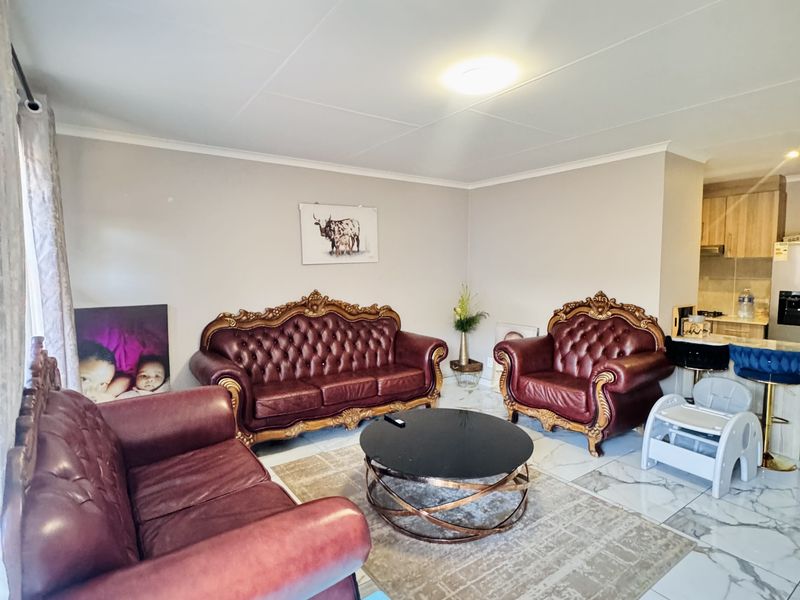 Modern 3-Bedroom Home in Secure Estate with Spacious Yard & Backup Water - Photo 9