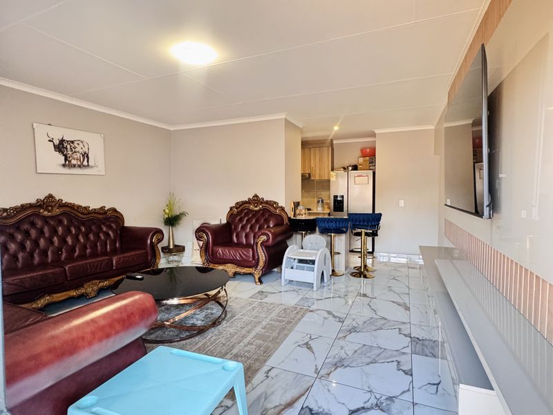 Modern 3-Bedroom Home in Secure Estate with Spacious Yard & Backup Water - Photo 7