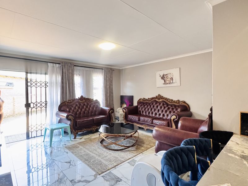 Modern 3-Bedroom Home in Secure Estate with Spacious Yard & Backup Water - Photo 6