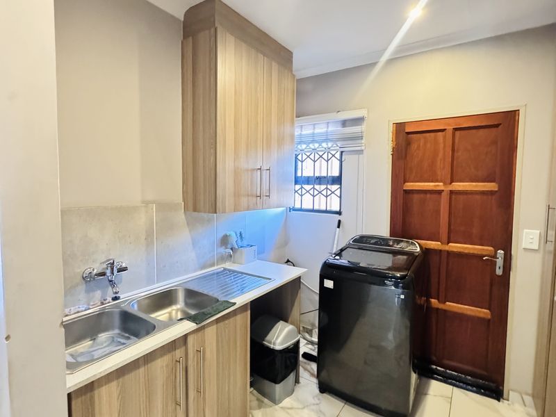 Modern 3-Bedroom Home in Secure Estate with Spacious Yard & Backup Water - Photo 3