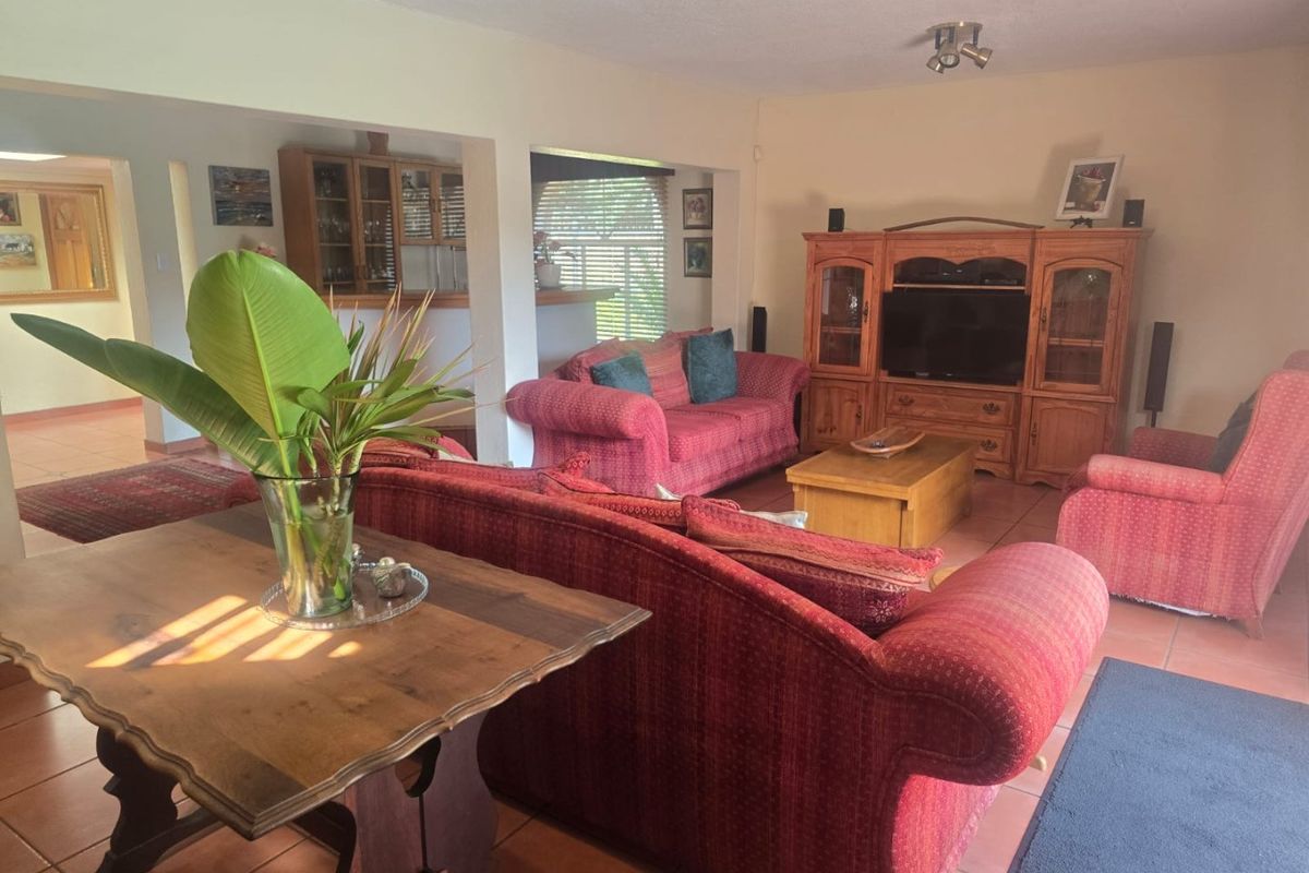 Luxury Living With Space And Versatility - Photo 5