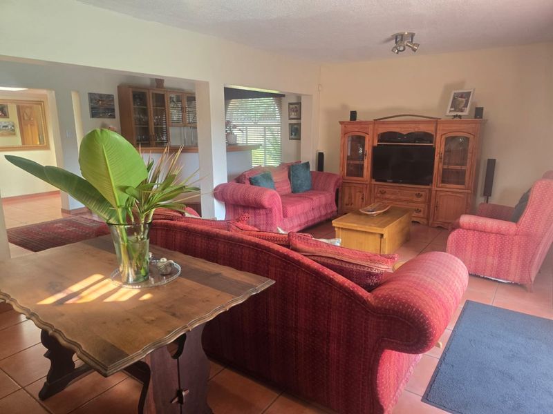 Luxury Living With Space And Versatility - Photo 5