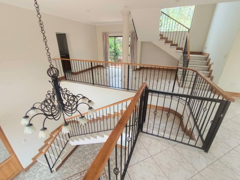 Versatile Mountain Home With Flatlet Space - Photo 9