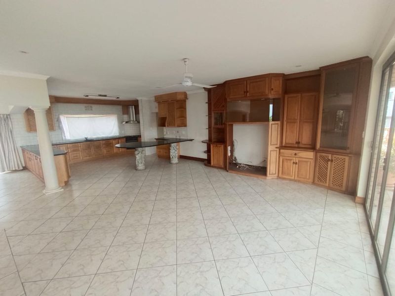 Versatile Mountain Home With Flatlet Space - Photo 7