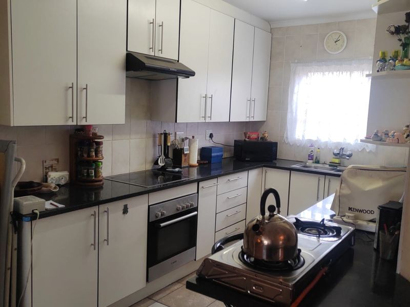 Peaceful Living In Secure Pomona Estate - Photo 3