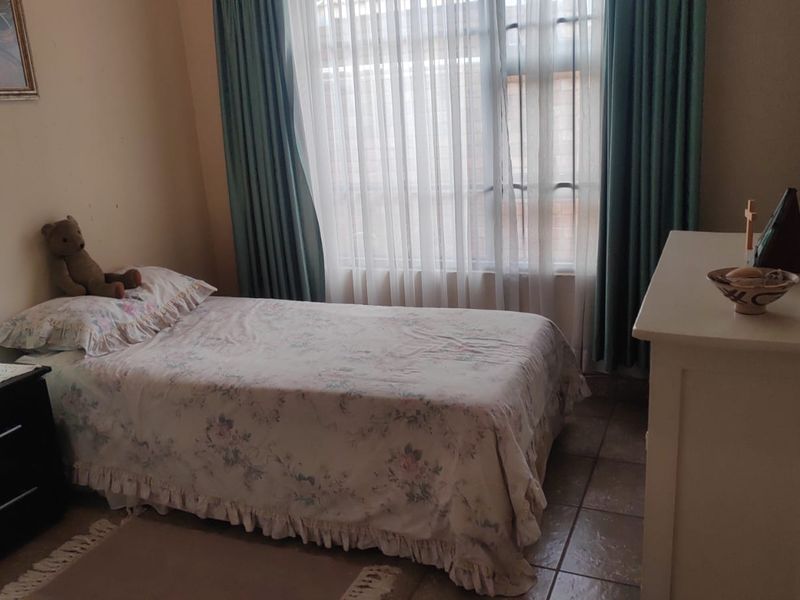 Peaceful Living In Secure Pomona Estate - Photo 10