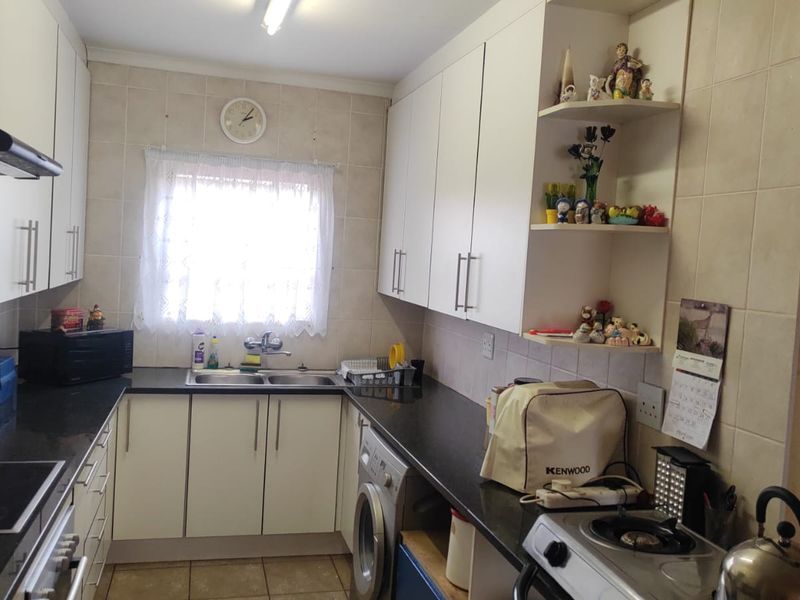 Peaceful Living In Secure Pomona Estate - Photo 7