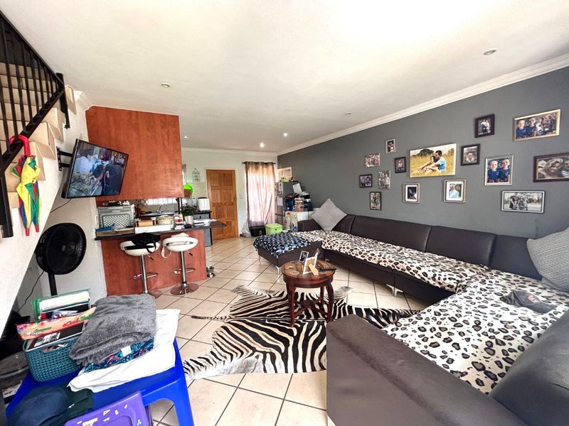 Comfortable 2 Bedroom Living in a Secure Annlin Estate - Photo 6