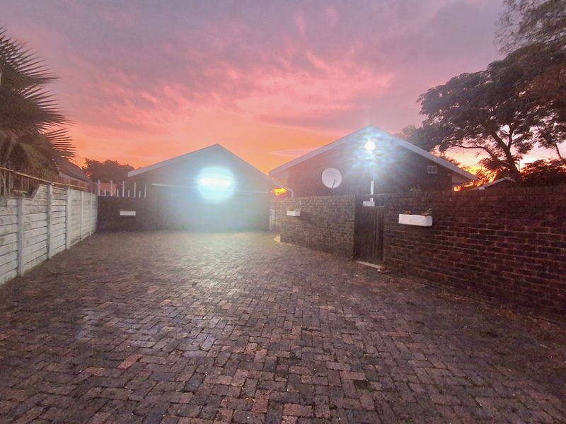 Neat-as-a-Pin 3-Bedroom Face brick Home with Granny Flat. - Photo 3