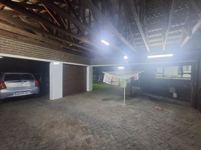 Neat-as-a-Pin 3-Bedroom Face brick Home with Granny Flat. - Photo 4