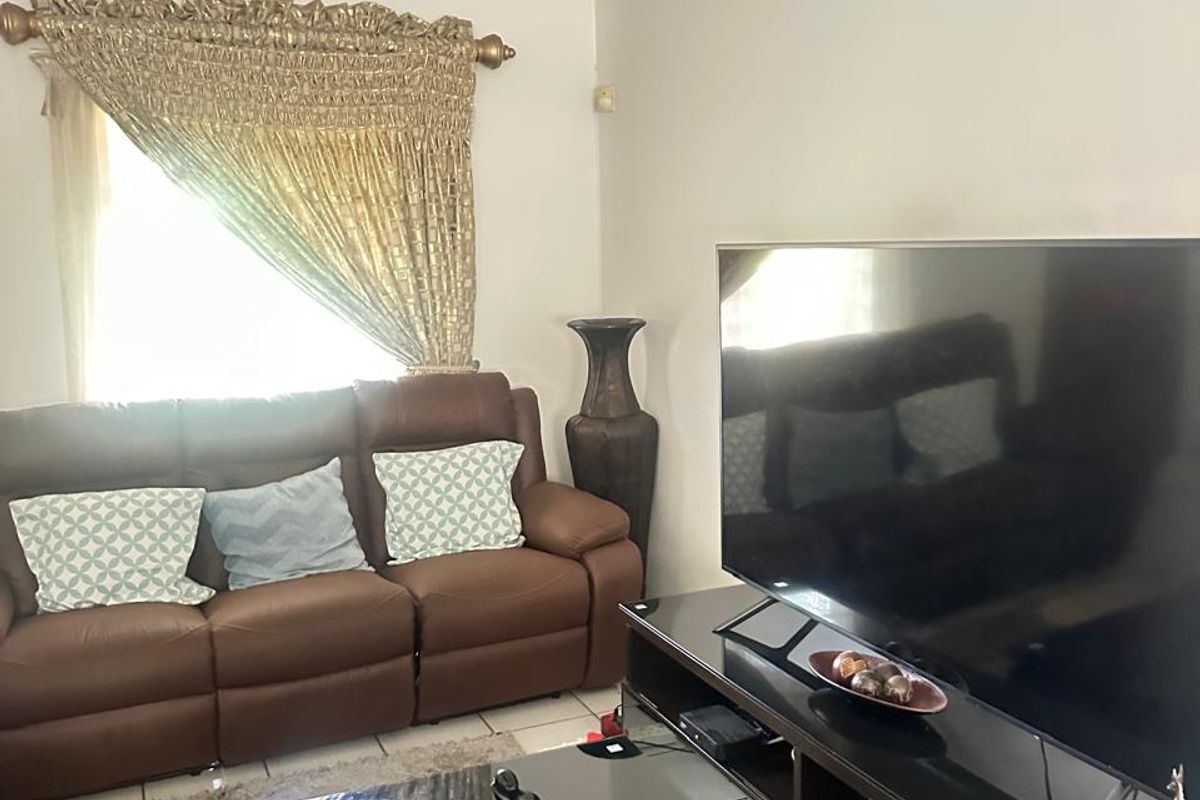 Cozy family home for sale in Reyno Ridge - Photo 3