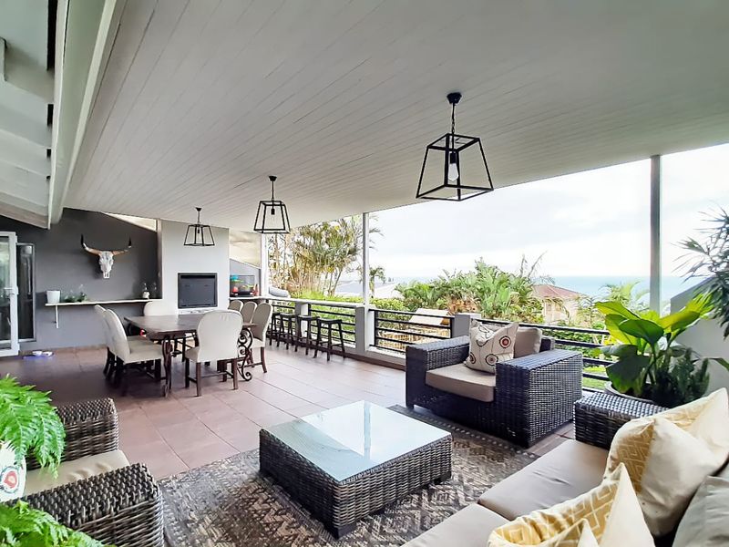 Coastal Elegance Meets Uninterrupted Sea Views - Photo 4