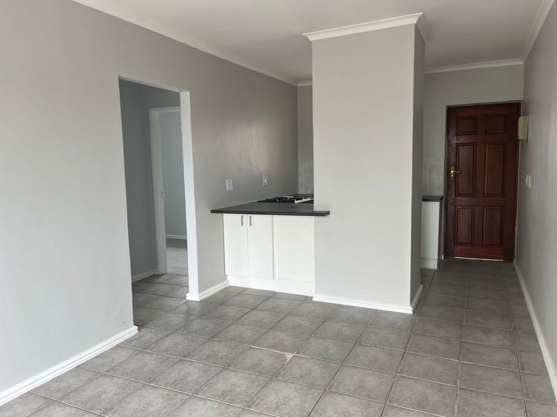 2 Bedroom apartment for sale in the highly sought-after La Mont complex. - Photo 5