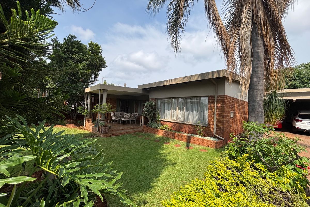 Spacious Family Home In Quiet Culdesac - Photo 4