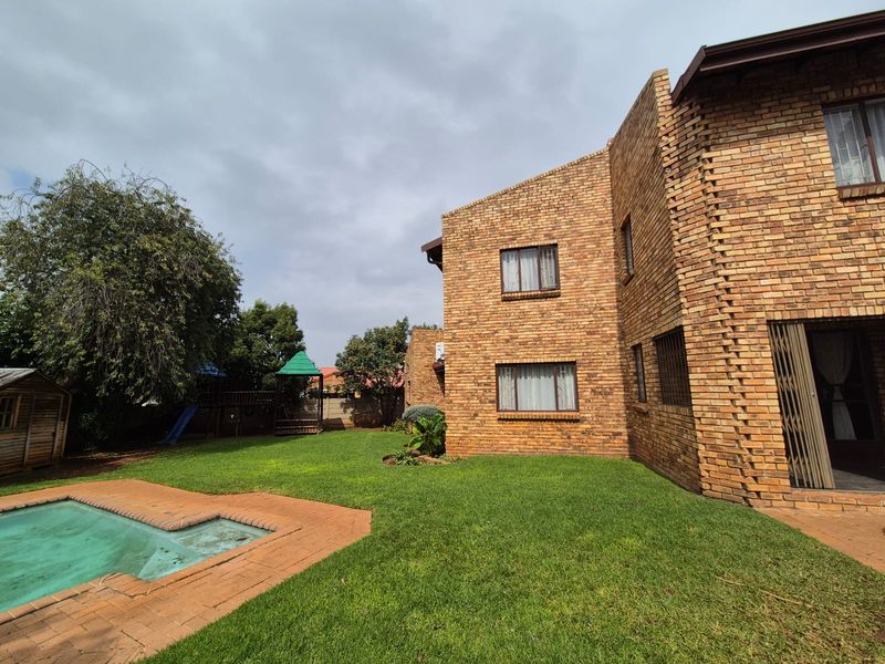 Phenomenal Business Opportunity Awaits OR Big Family Home - Photo 1