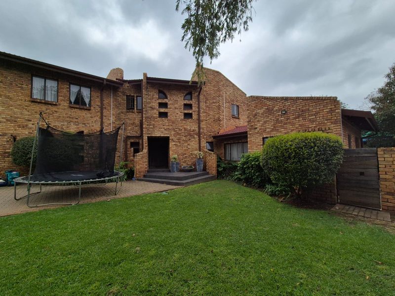 Phenomenal Business Opportunity Awaits OR Big Family Home - Photo 2