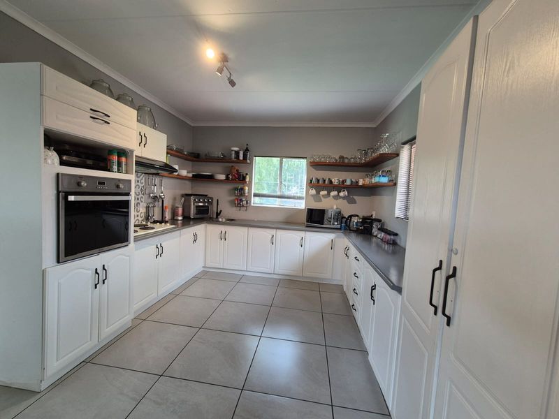 Phenomenal Business Opportunity Awaits OR Big Family Home - Photo 9