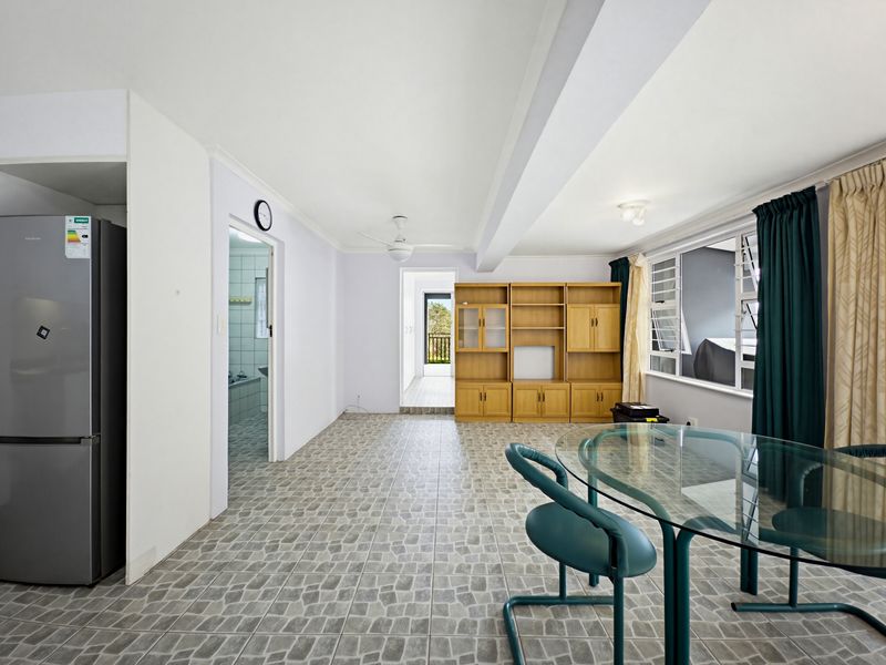 Private Garden Cottage in a Quiet, Established Neighborhood - Photo 10