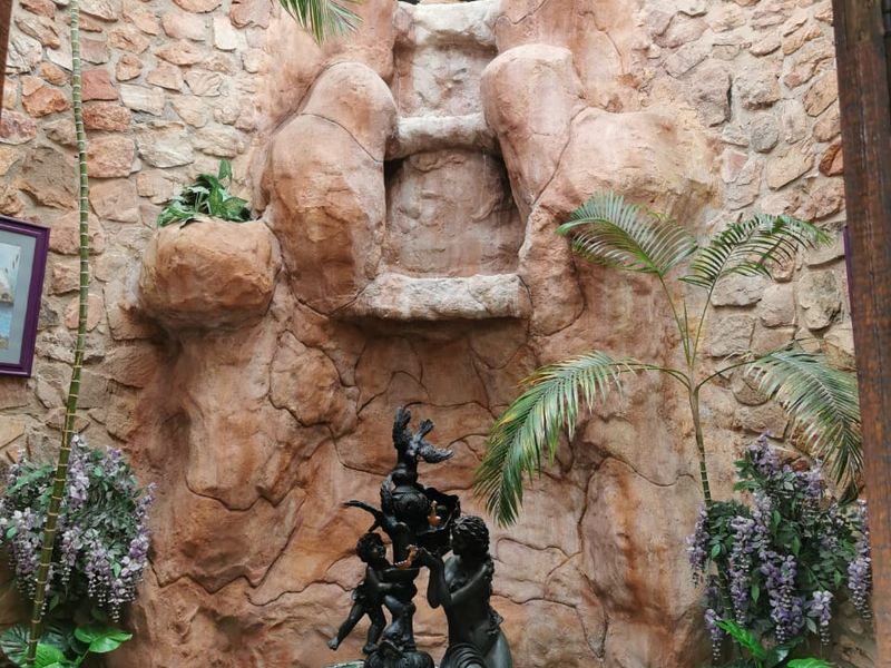 7 Bedroom Montana Park Gem FOR SALE! - Photo 2