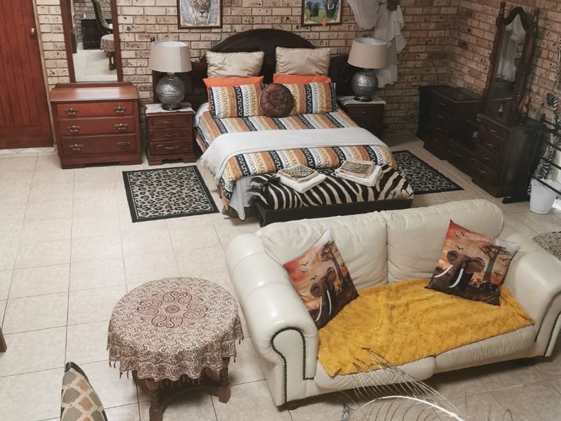 7 Bedroom Montana Park Gem FOR SALE! - Photo 10