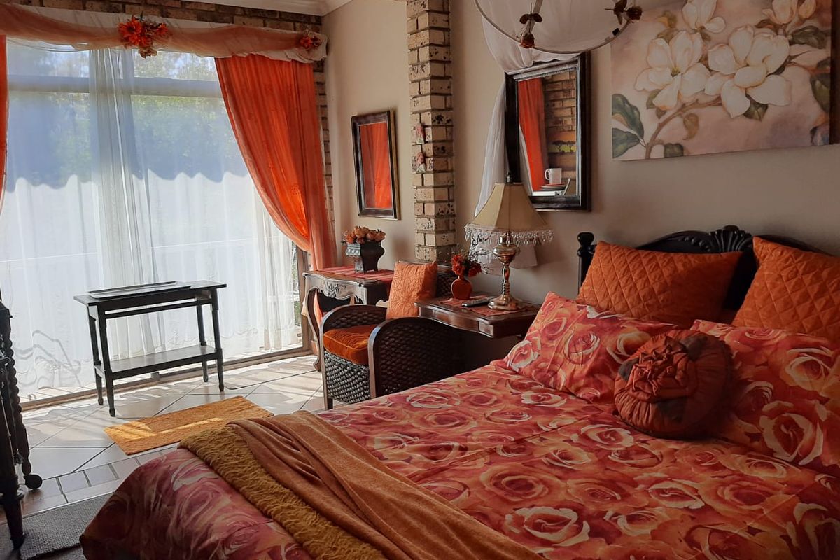 7 Bedroom Montana Park Gem FOR SALE! - Photo 4