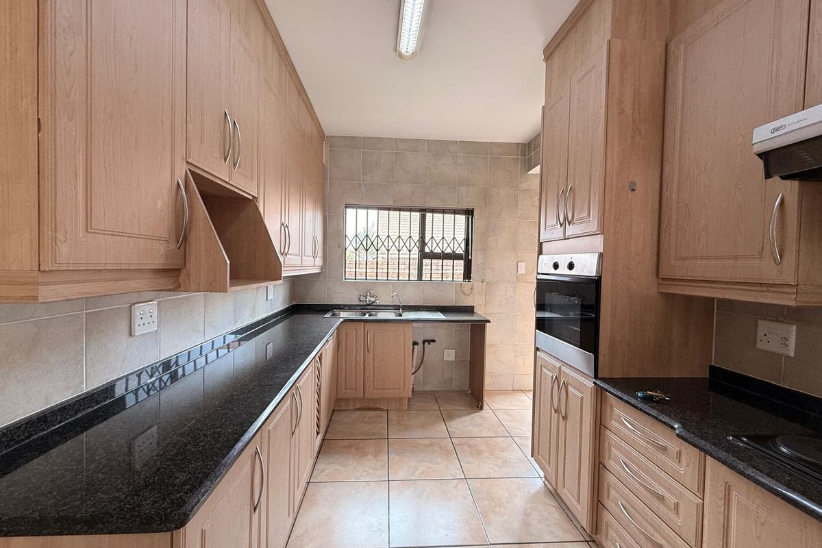 3 Bedroom modern Duplex to rent - Photo 5