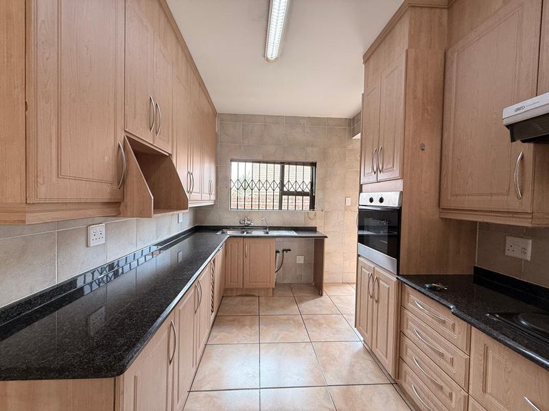 3 Bedroom modern Duplex to rent - Photo 5