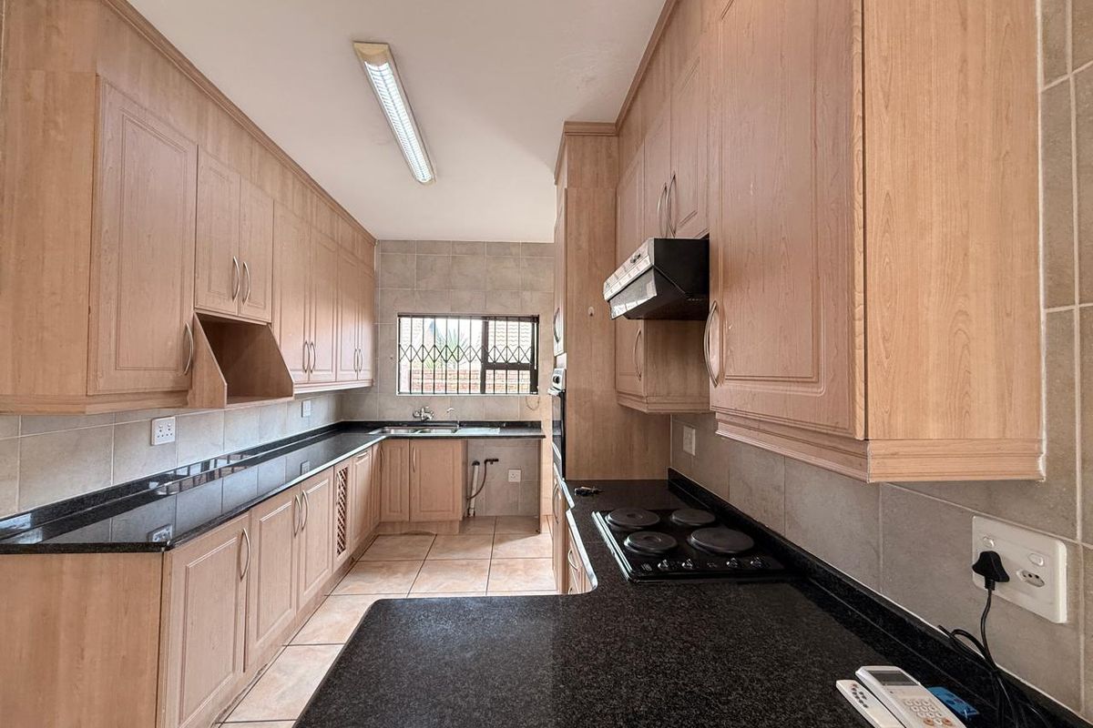 3 Bedroom modern Duplex to rent - Photo 2