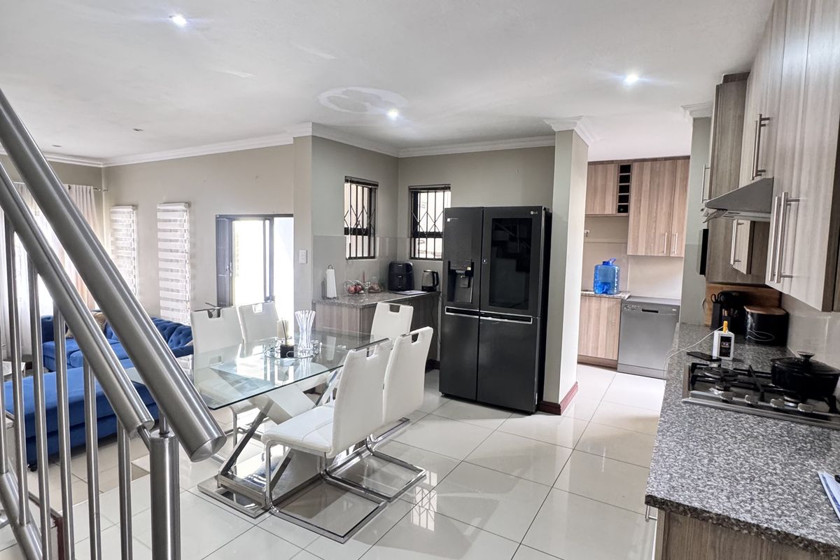 Sole Mandate | Stylish & Secure 3-Bedroom Home in Ben Fleur - Photo 4