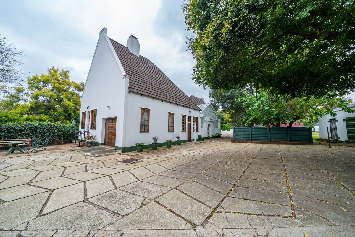 Luxury Cape Dutch Homestead | Prime Guesthouse Opportunity in Sonneveld, Brakpan - Photo 2