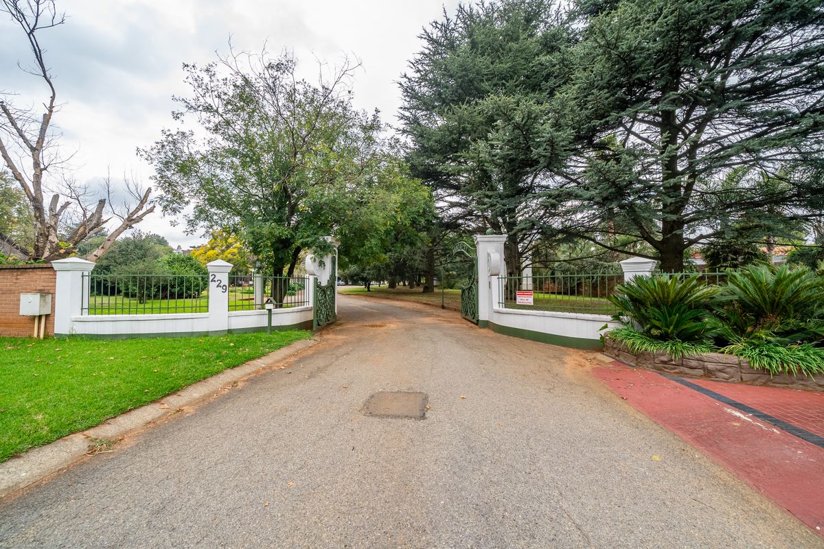 Luxury Cape Dutch Homestead | Prime Guesthouse Opportunity in Sonneveld, Brakpan - Photo 5