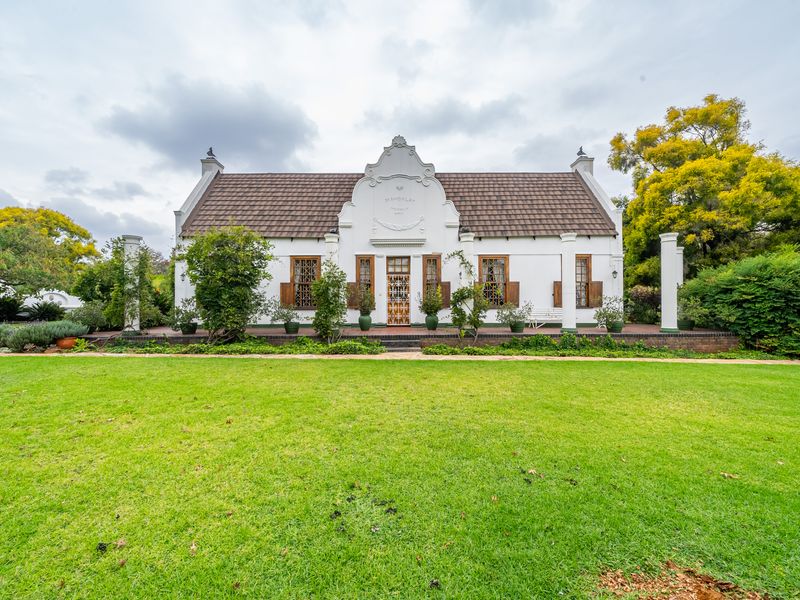 Luxury Cape Dutch Homestead | Prime Guesthouse Opportunity in Sonneveld, Brakpan - Photo 1