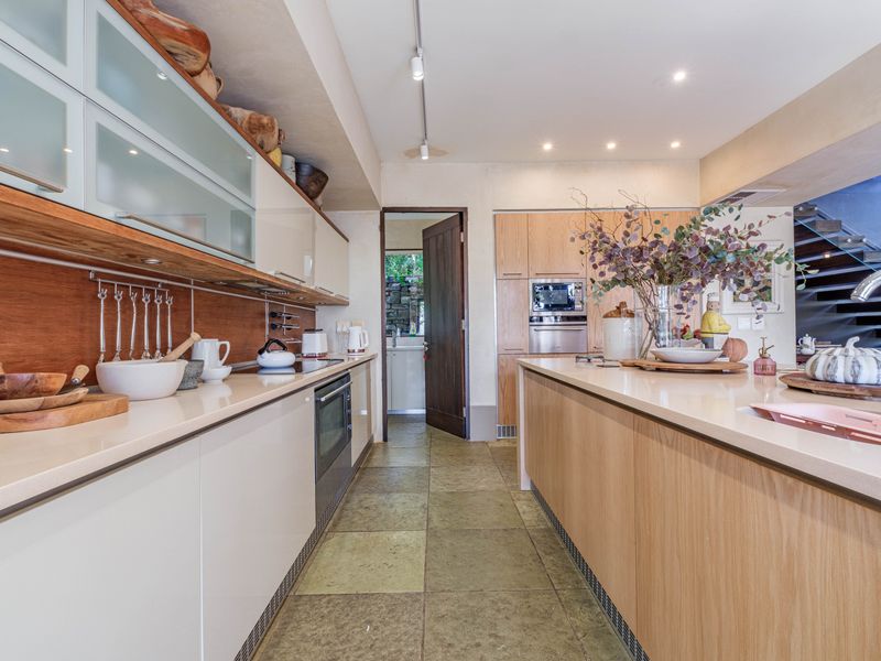 Ultra-Luxury 4-Bedroom Zimbali Home with Panoramic Views & Designer Living - Photo 4