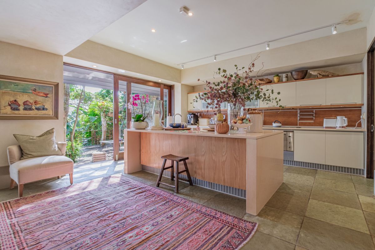 Ultra-Luxury 4-Bedroom Zimbali Home with Panoramic Views & Designer Living - Photo 5