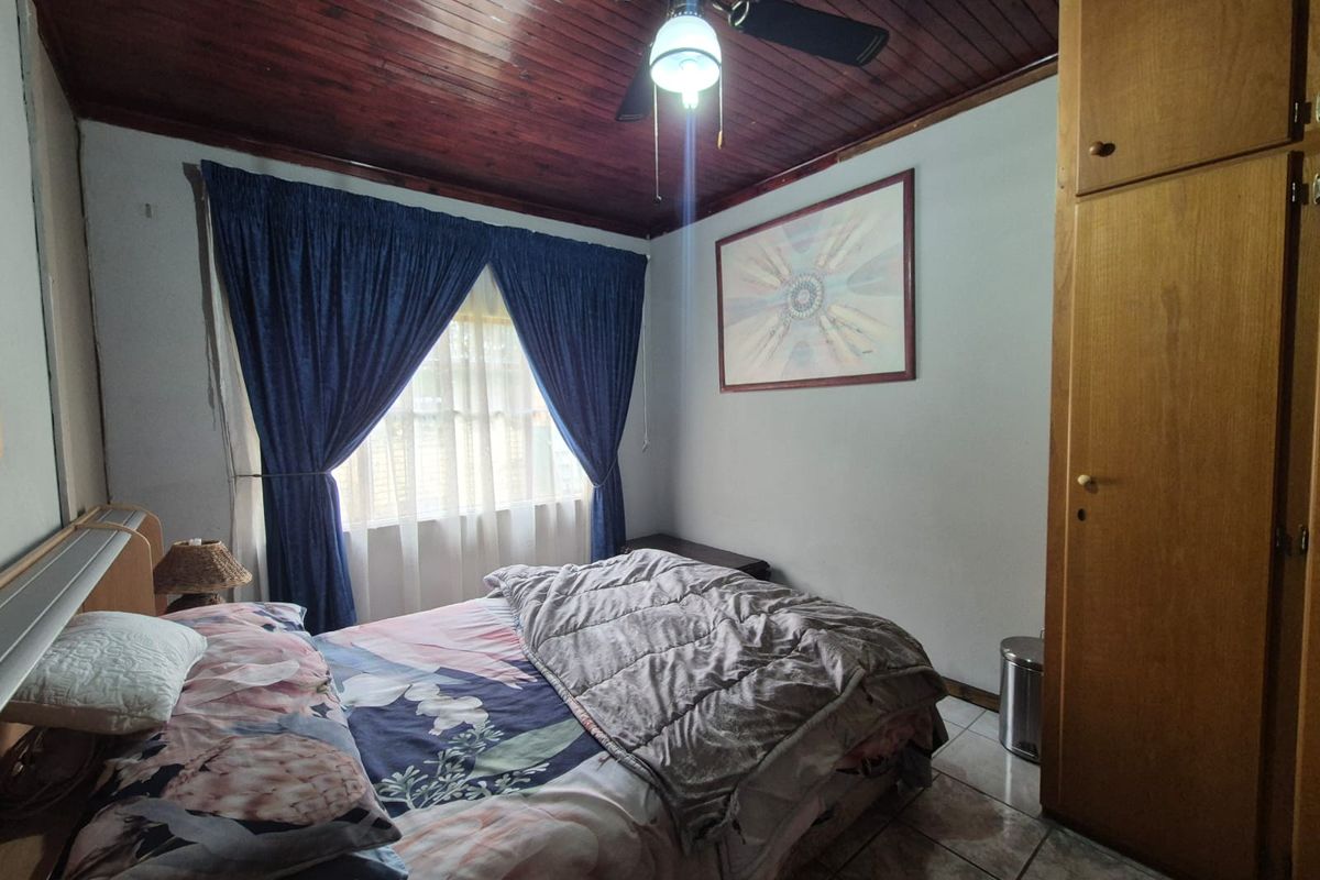 !LUXURY FAMILY HOME FOR SALE! - Photo 5