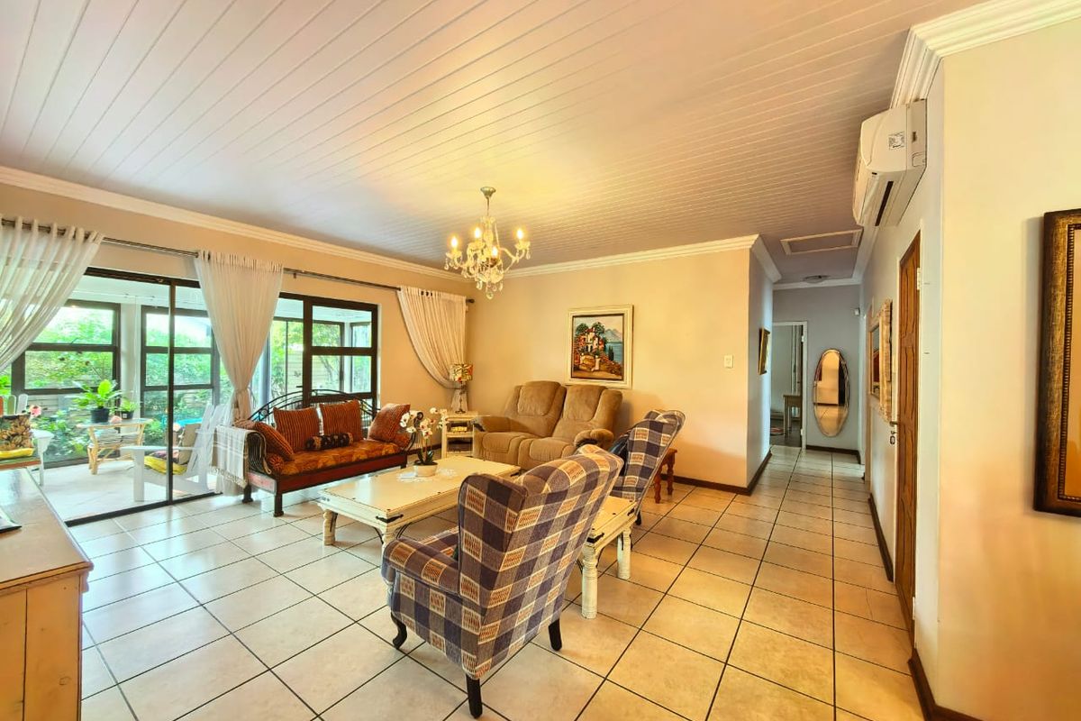 Beautiful, spacious townhouse for sale in Vaalpark, move-in ready - Photo 4