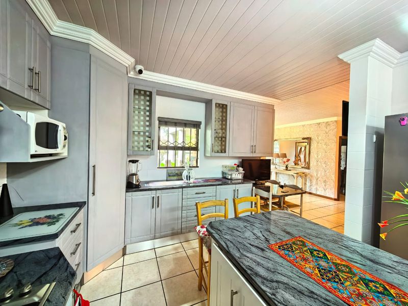 Beautiful, spacious townhouse for sale in Vaalpark, move-in ready - Photo 8