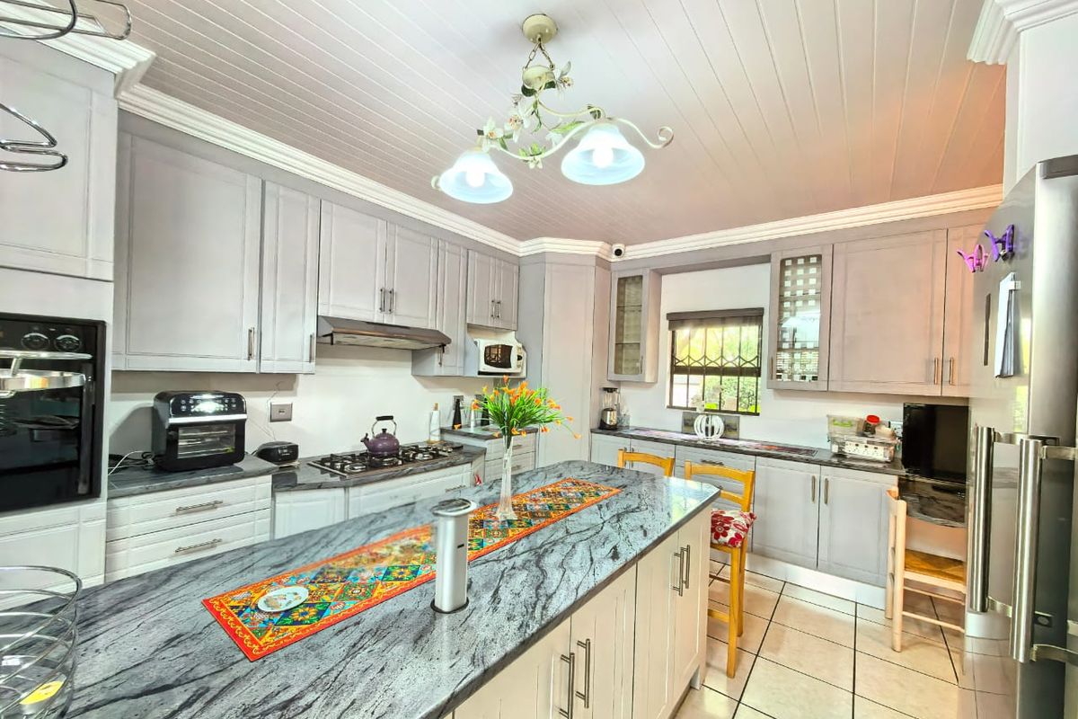 Beautiful, spacious townhouse for sale in Vaalpark, move-in ready - Photo 5