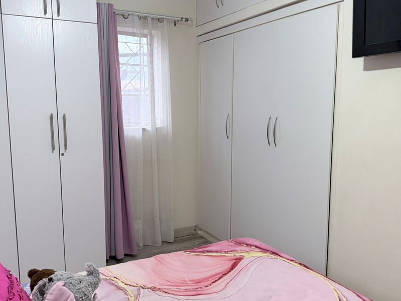 Neat 3-Bedroom Home with Flatlet – Perfect for Family Living & Extra Income - Photo 4