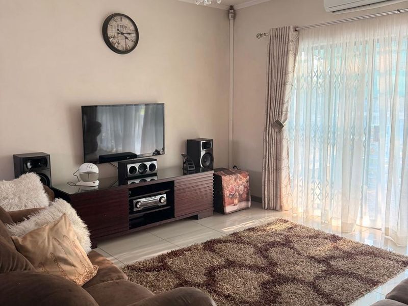 Neat 3-Bedroom Home with Flatlet – Perfect for Family Living & Extra Income - Photo 2