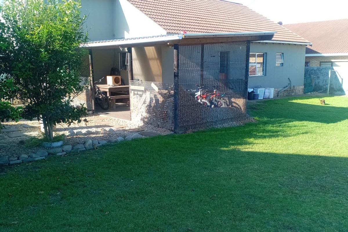 HIDDEN GEM IN C-PLACE - Photo 5