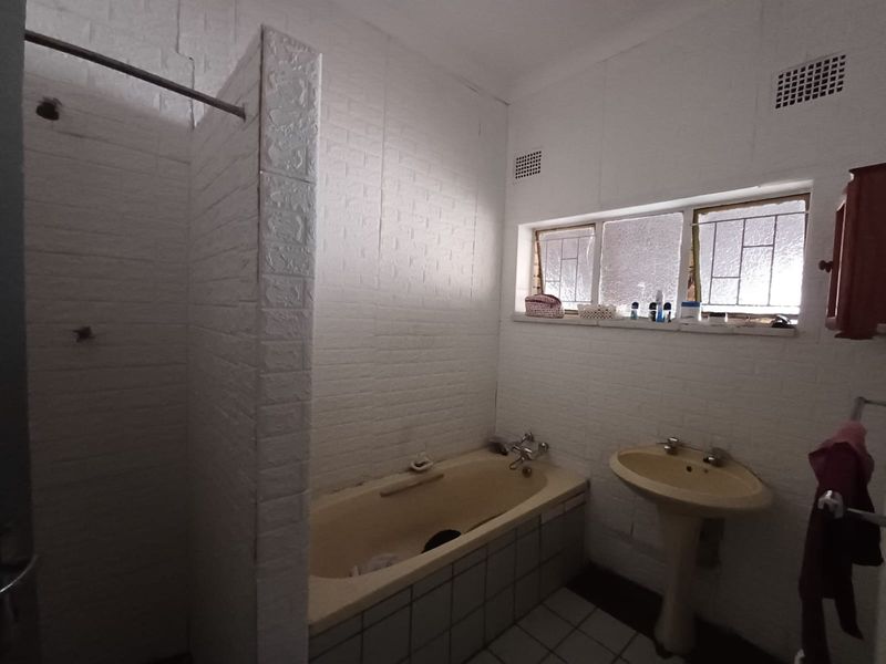 Investment Buy In CE 1 in a Busy Street - Photo 7