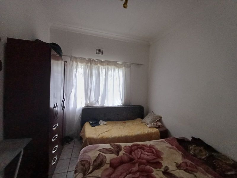 Investment Buy In CE 1 in a Busy Street - Photo 6